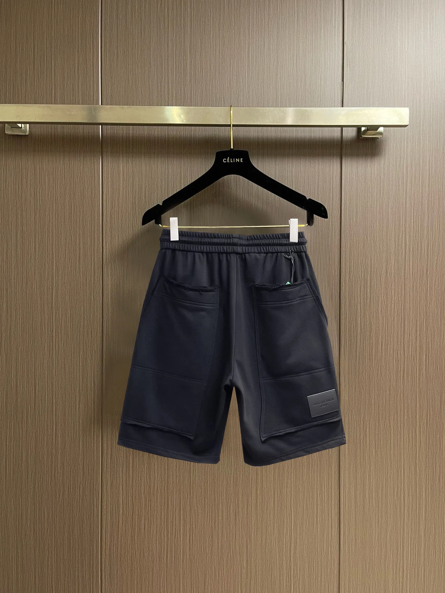 Balenciaga's three-standard complete 2026 summer New Arrival men's casual shorts, advanced custom-made Breathable fabric, Breathable fabric, extremely stretchy and comfortable, impeccable details, top-grade accessories, original logo design concept, delicate and soft feel! The upper body fit is awesome! Size: M-XXXL Please state your height and weight when ordering